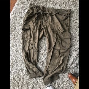 Gap khaki cargo joggers